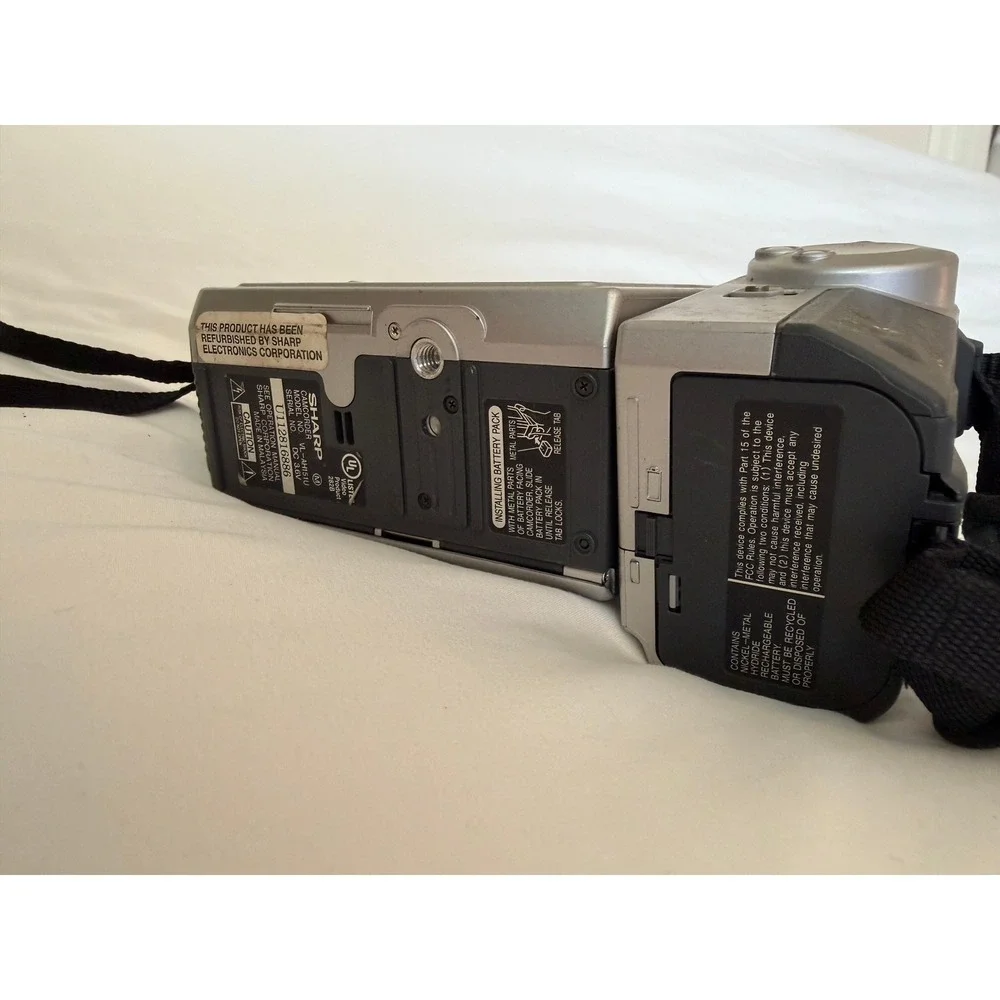 Sharp ViewCam VL-AH151 Hi8 Camcorder 400x Zoom Silver Vintage Camera